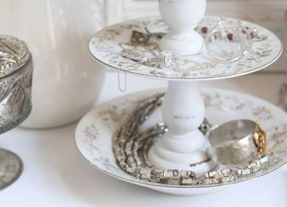 Make Jewellery Stands By Upcycling Chinaware